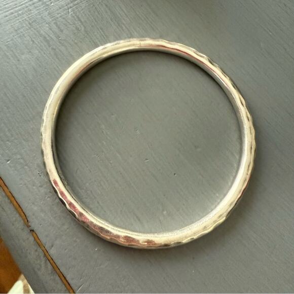 Silpada Hammered 5mm Silver Bangle Bracelet - Picture 3 of 11